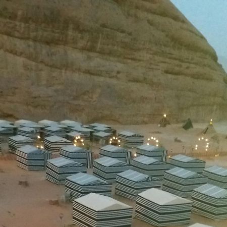 Rum Oasis Camp Wadi Rum Buitenkant foto