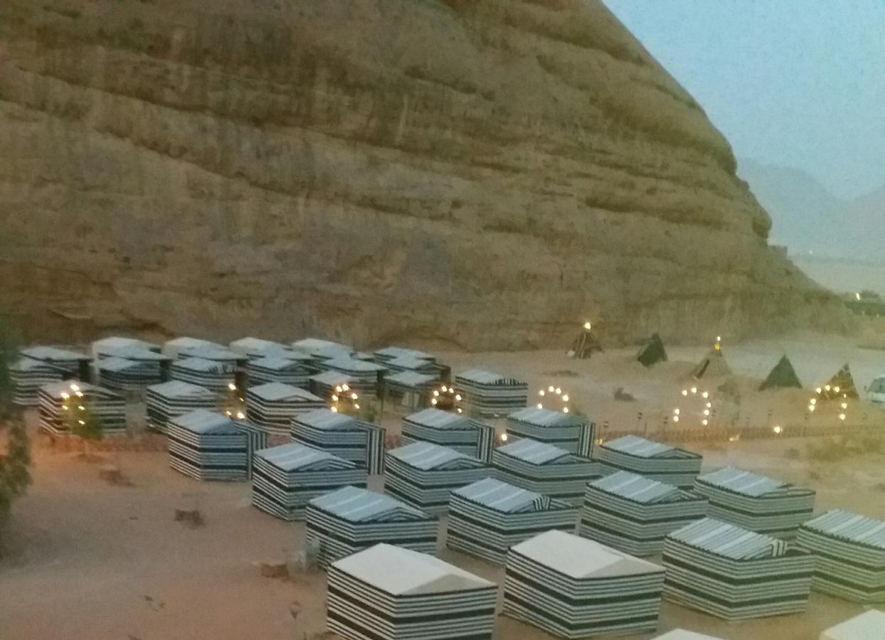 Rum Oasis Camp Wadi Rum Buitenkant foto